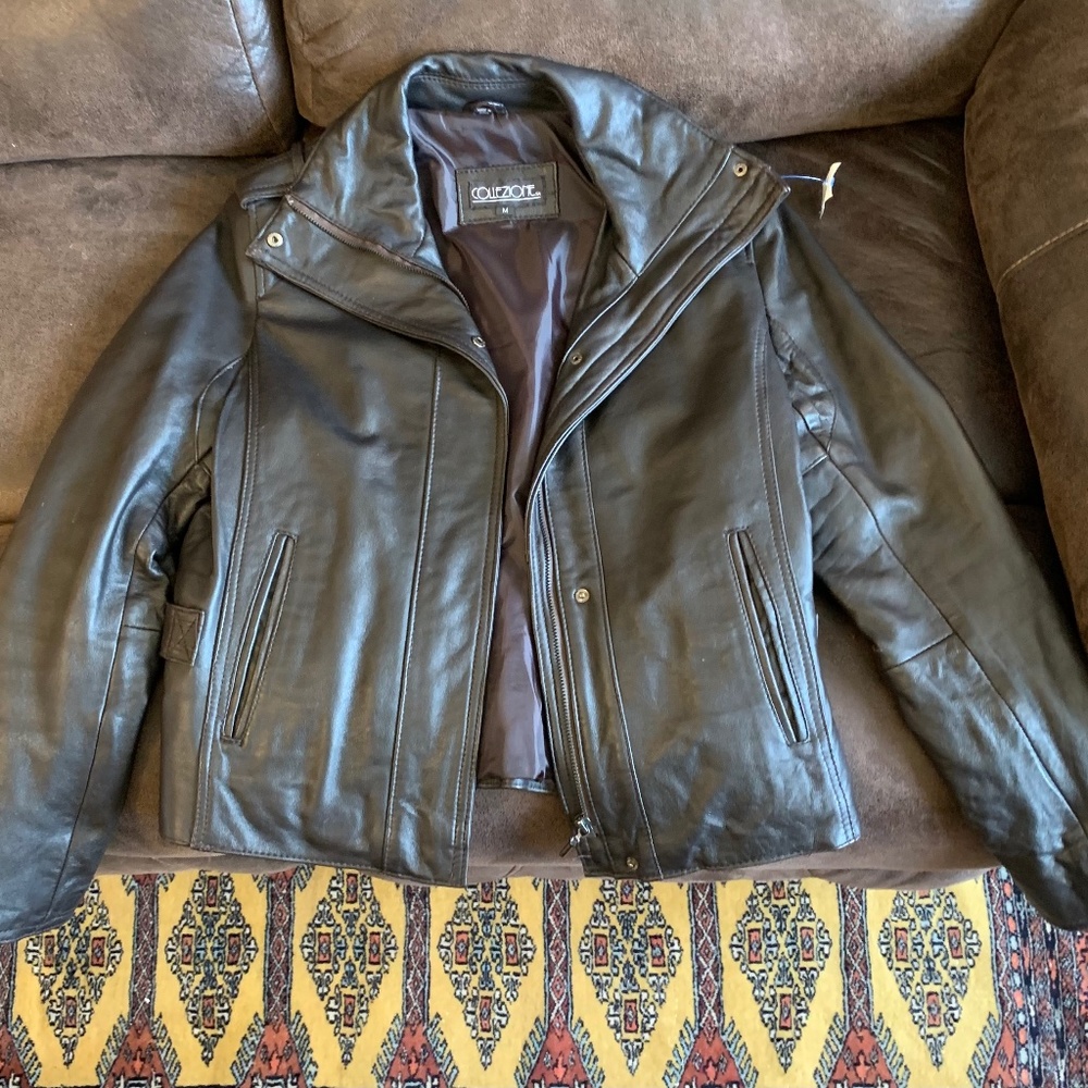 Black leather jacket Collezione womens size M medium.